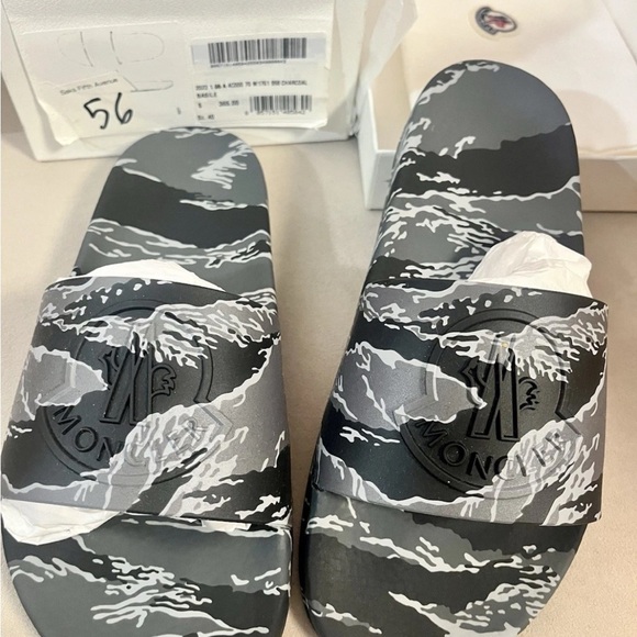 AUTHENTIC Moncler Basile Charcoal Pool Slides - Picture 1 of 3